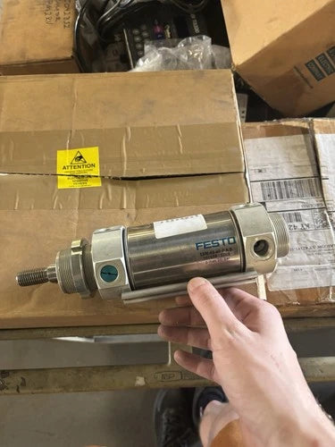 New Festo ESW-63-40-P-A-B Cylinder