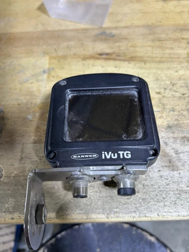BANNER ENGINEERING IVU SENSOR IVUTGPR04 4.3MM LENS USED