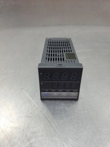 RKC INSTRUMENT CB100 TEMPERATURE CONTROLLER, (NO:21G08028)                 2E-10