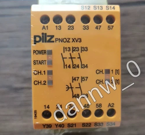 1PC New in box Pilz PNOZ XV3 0.5/24VDC 774544 safety relay