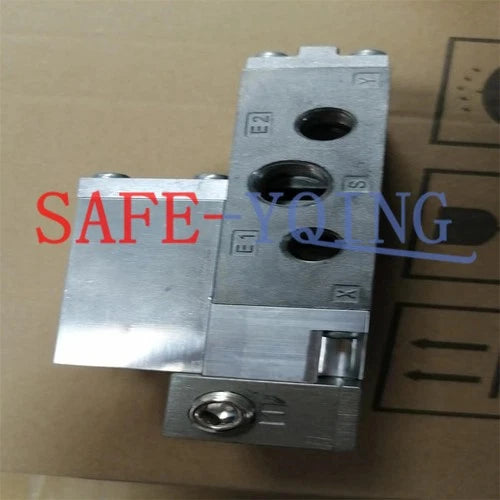 1PCS CKD Pneumatic punch reversing valve 4F111+MM-08 4F111-MM-08 NEW