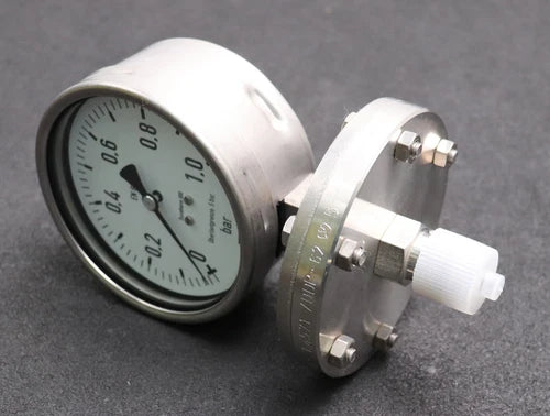 Wika Duratherm 600 diaphragm pressure gauge type DDP-62 0-1.0bar G1/4