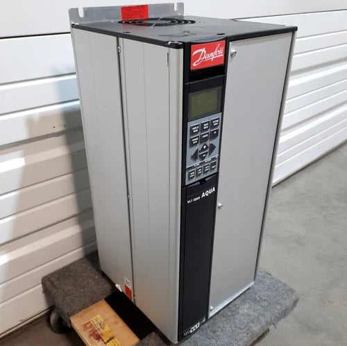 Danfoss 178B5994 VLT 8000 AQUA Pump Drive 15HP/11kW 3PH 380-480VAC 24-21A